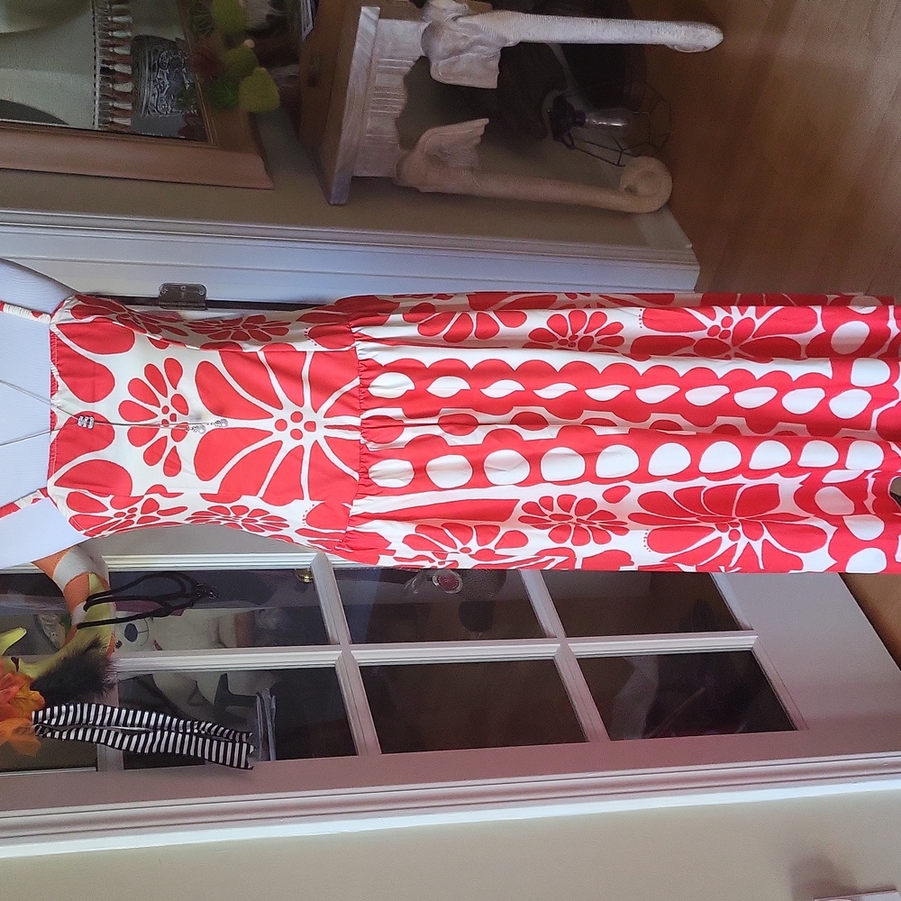 Red And White Designed Dropped Waist Maxi Dresd - Picture 7 of 11
